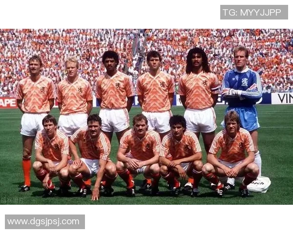 荷兰国际足球百大球星榜单盘点及其足坛传奇故事