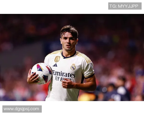 足球明星间的竞争与合作如何影响球员成长与球队表现